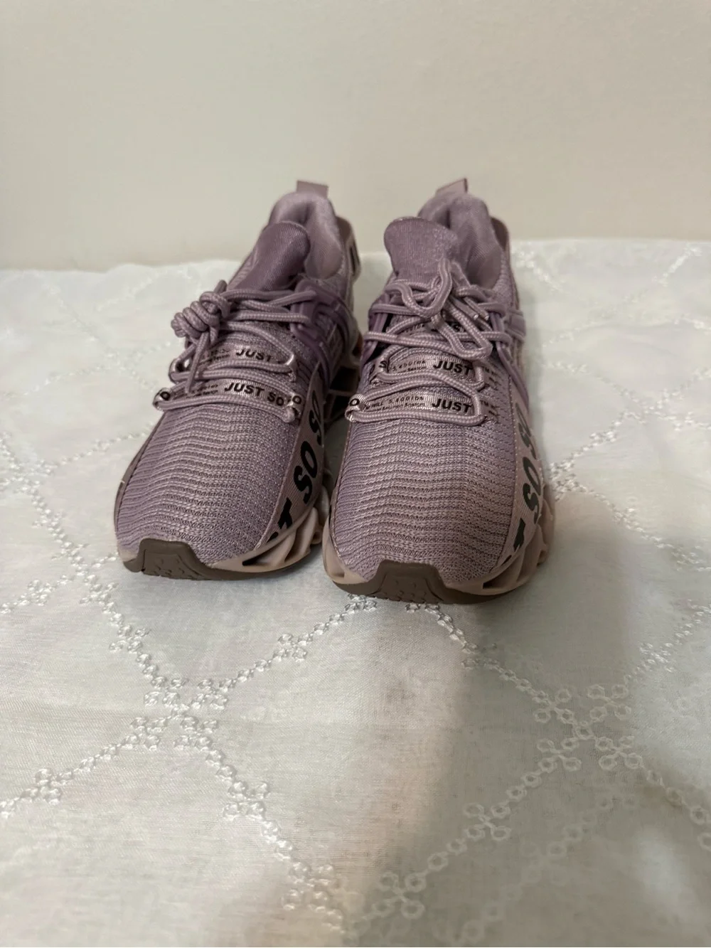Women's Lightweight Mesh Athletic Sneakers - Dusty Mauve